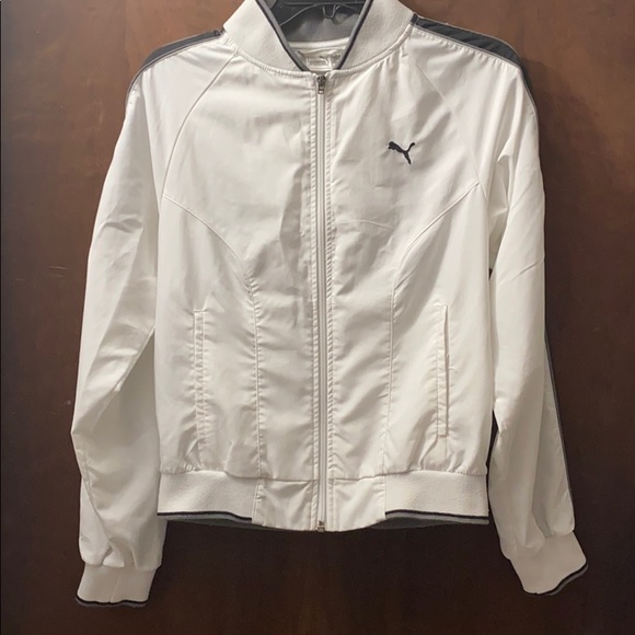 Puma Jackets & Blazers - SALE 🔥Puma zip up cute jacket